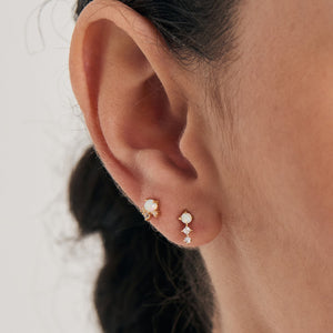 
            
                Charger l&amp;#39;image dans la galerie, Gold Kyoto Opal Sparkle Crown Barbell Single Earring
            
        